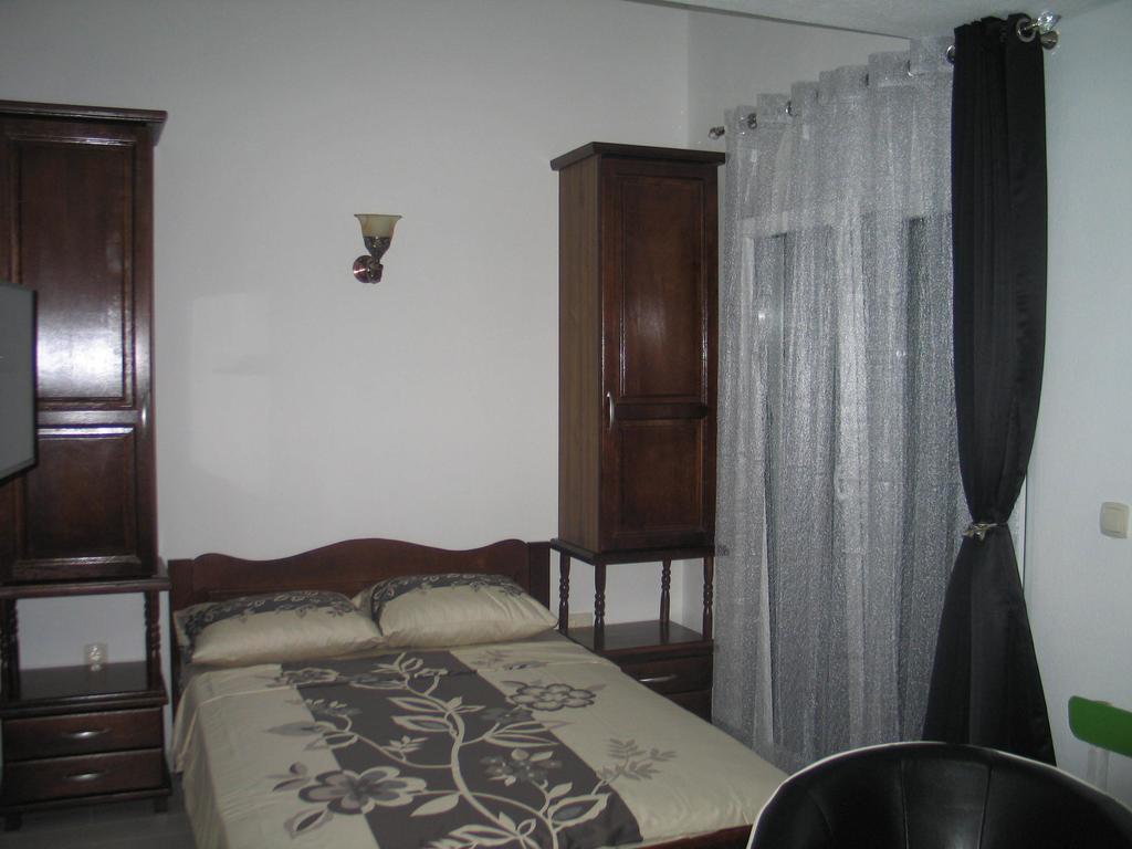 Guest House Dena Dobra Voda Pokoj fotografie