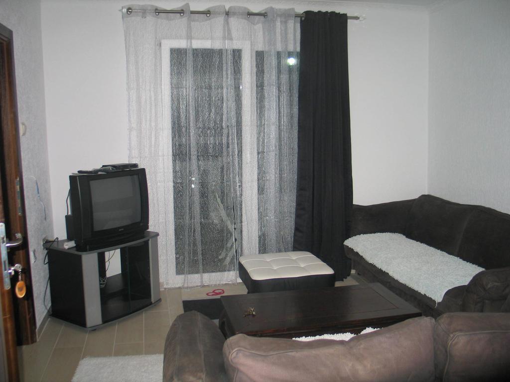 Guest House Dena Dobra Voda Pokoj fotografie