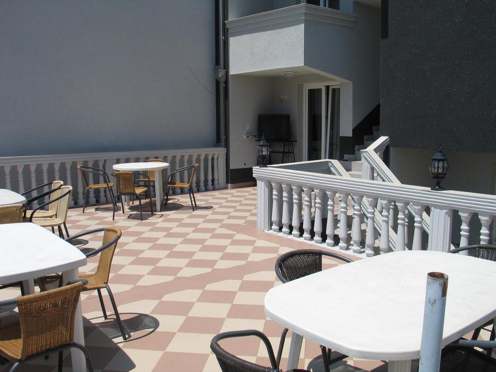 Guest House Dena Dobra Voda Exteriér fotografie