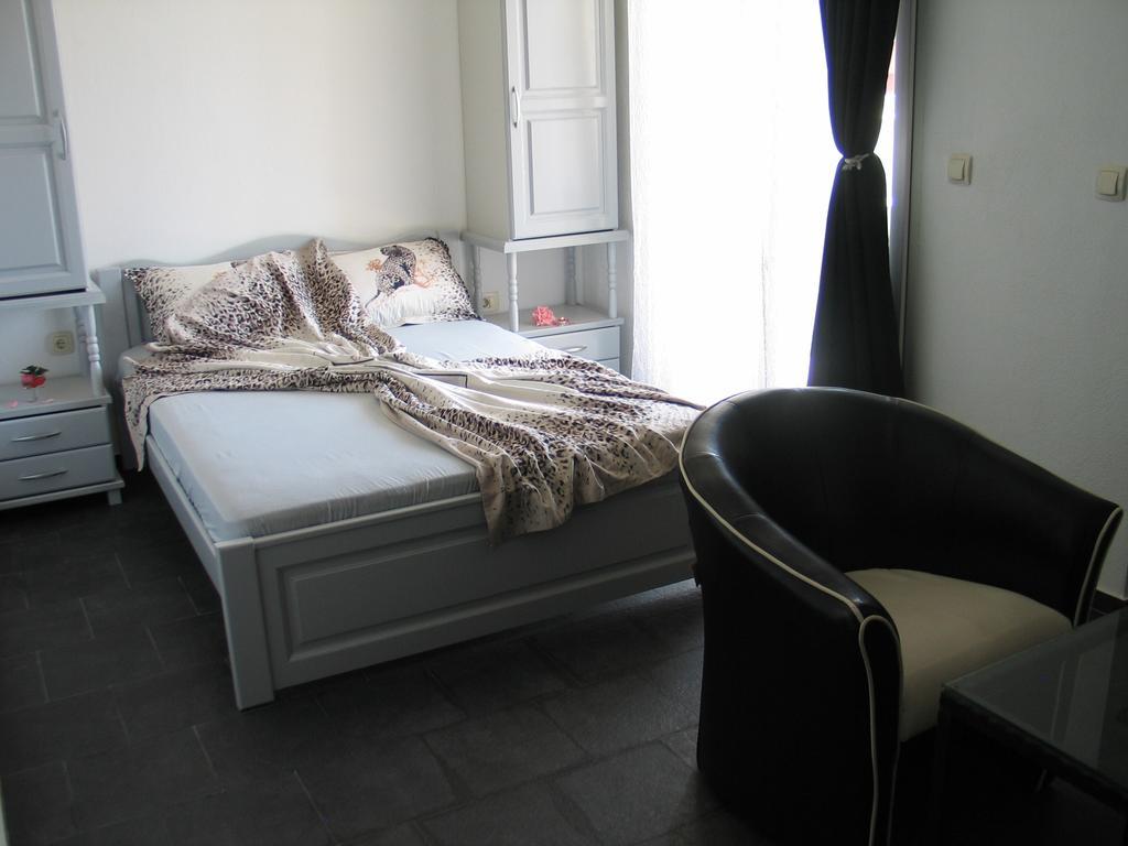 Guest House Dena Dobra Voda Pokoj fotografie