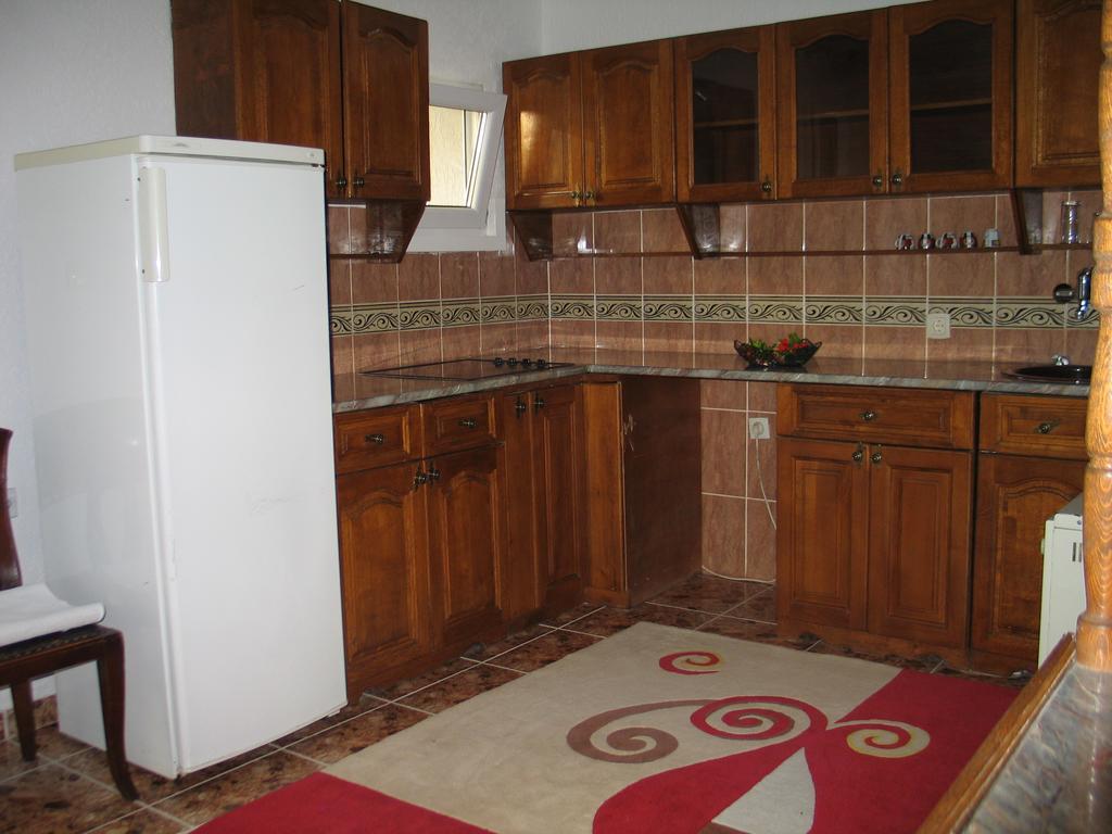 Guest House Dena Dobra Voda Pokoj fotografie