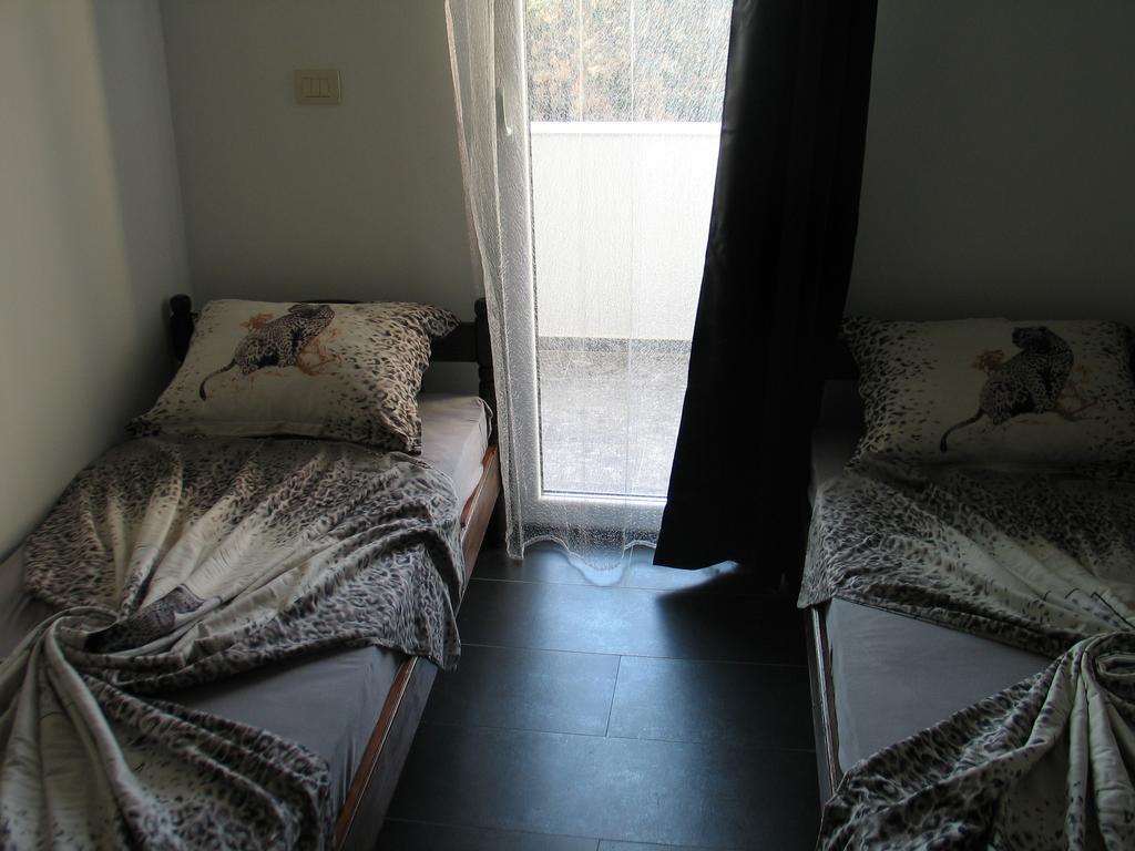 Guest House Dena Dobra Voda Pokoj fotografie