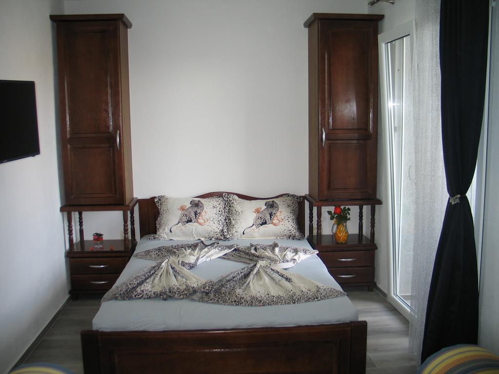 Guest House Dena Dobra Voda Pokoj fotografie
