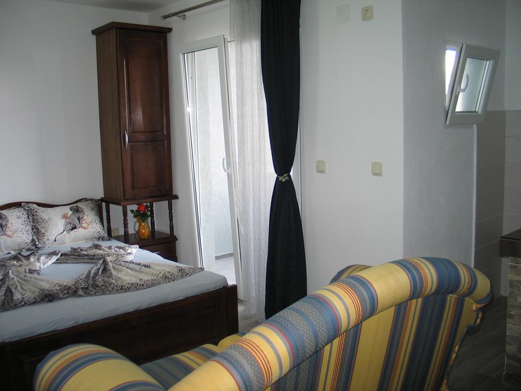 Guest House Dena Dobra Voda Pokoj fotografie